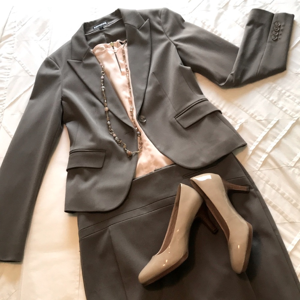 Express Blazer- size 6, dark taupe color